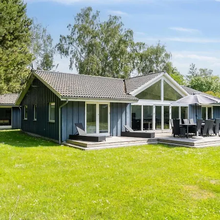 Holiday home Josina - 675m From The Sea In Sealand By Interhome Tjorneholm