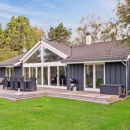 Vakantiehuis Josina - 675m From The Sea By Interhome